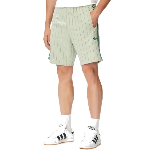 adidas Szorty sportowe Pinstripes KT4328 Zielony jasny Regular Fit