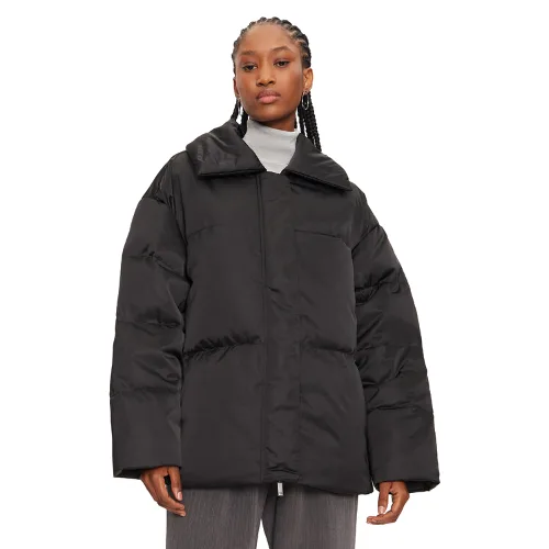 Calvin Klein Kurtka puchowa K20K207720 Czarny Regular Fit