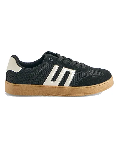 Czarne sneakersy z białymi wstawkami