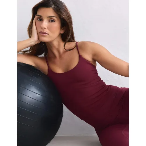 Damski top treningowy bezszwowy, modelujący, cienkie ramiączka Shape czerwony