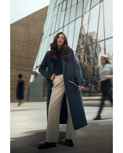 Elegancki długi płaszcz szary