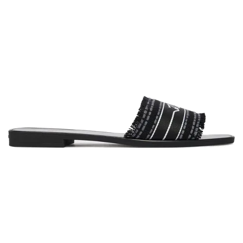 Klapki KARL LAGERFELD Skoot III KL80411C Czarny