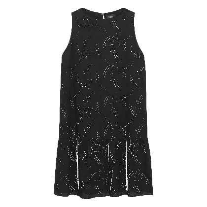 Kleid mit Lochstickerei und Rüschen