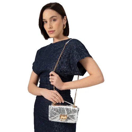 Minitorebka crossbody z połyskującej ekoskóry srebrna