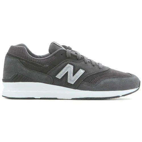 New Balance WL697SHC