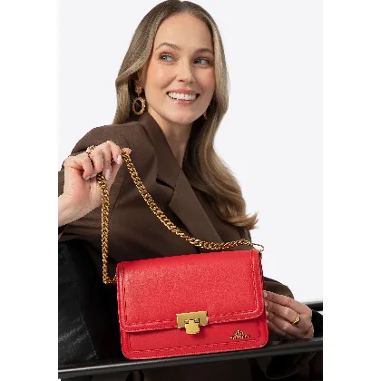 Skórzana crossbody z odpinanym łańcuszkiem czerwona