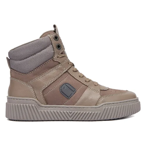 Sneakersy