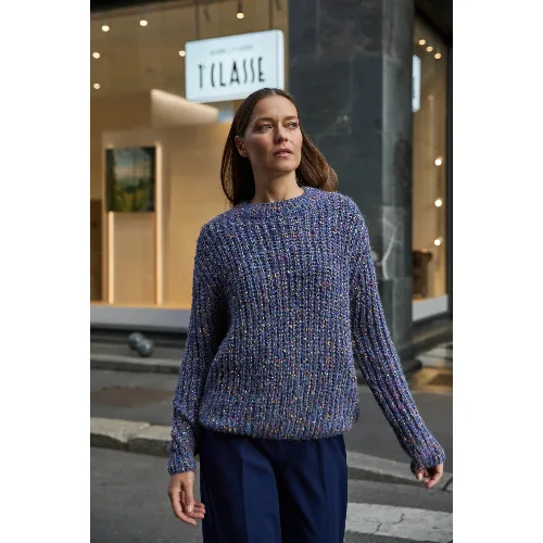 Sweter ozdobiony kolorową nitką granatowy