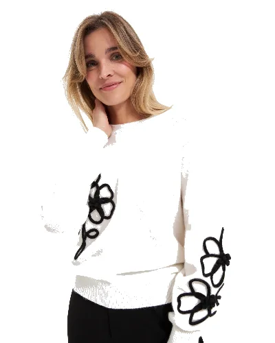 Sweter z aplikacją biały