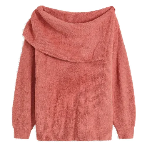 Sweter z asymetrycznym dekoltem off-shoulder