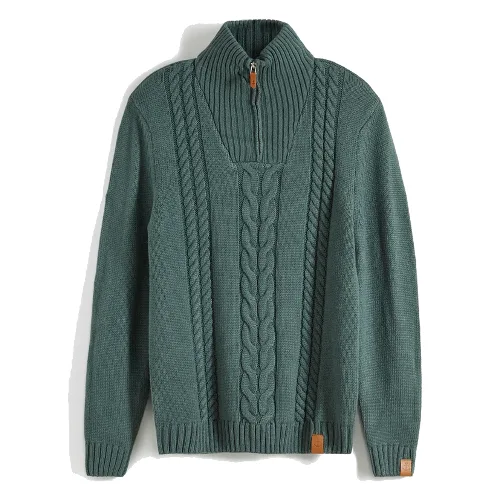 Sweter ze wzorem w warkocze
