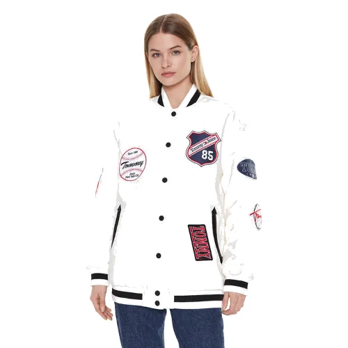 Tommy Jeans Kurtka bomber Letterman DW0DW14940 Biały Oversize