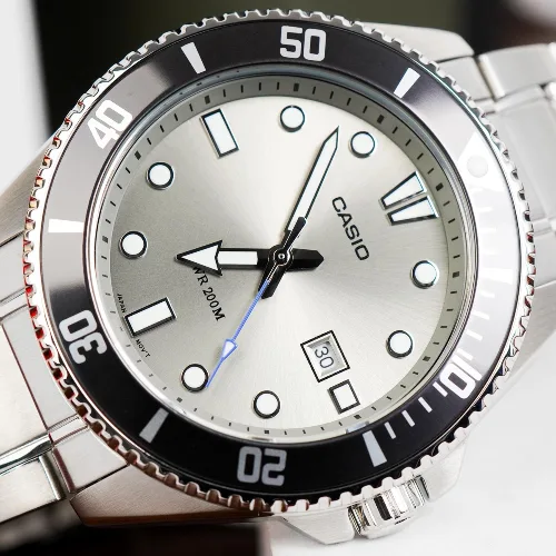 Zegarek CASIO MDV107D8AVDF. Kwarcowy, Kolor szary. Mężczyzna.